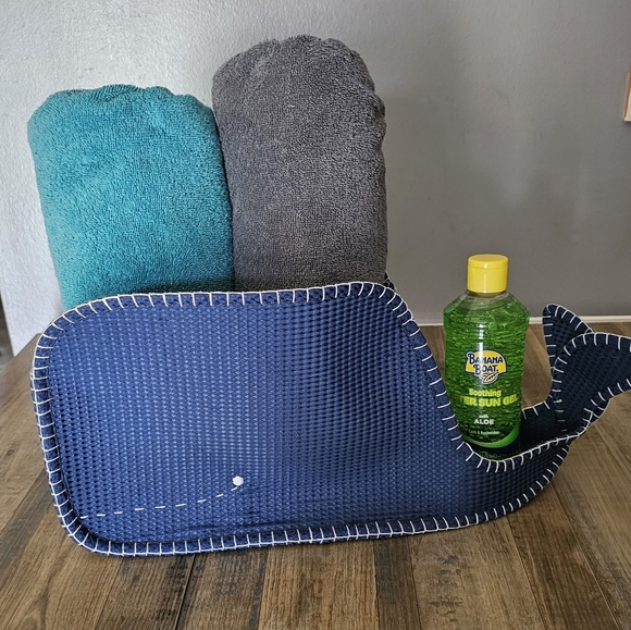 Handmade Whale Decor w 3 pks Anchor Tags - Picture 4 of 6